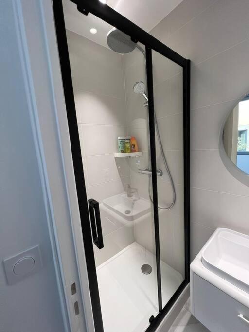 דירות Asnières Cosy Flat For 6 People #2 מראה חיצוני תמונה